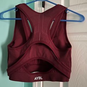 Aybl Reflex Seamless Line: Sports bra and leggings set!